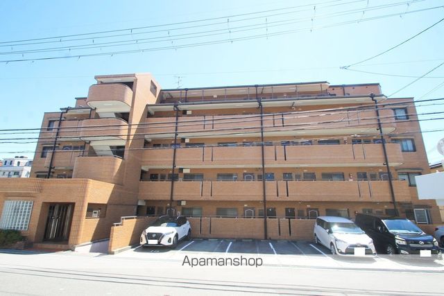 長興寺こよしマンションの外観写真