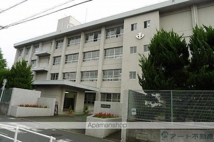 ヴェルディオ岩崎[3LDK/106.17m2]の周辺1
