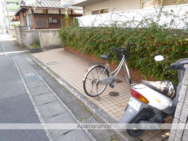 西大津コーポの玄関写真