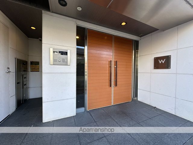 W HOUSEの玄関写真