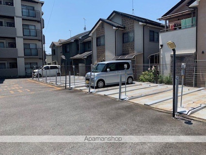 レジデンス草津[3LDK/85.28m2]の駐車場