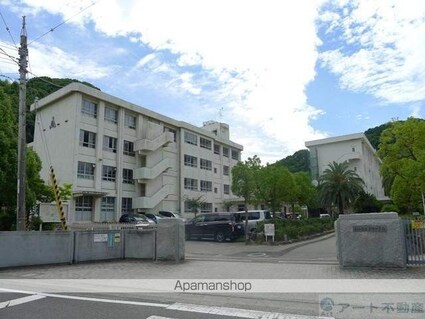 玉井戸建１号[4DK/68.85m2]の周辺2