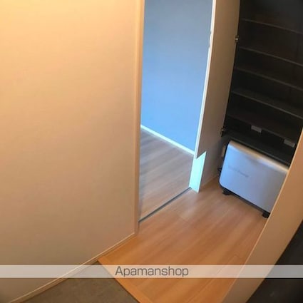 Ｒｉｂｅｒａ　Ｓｑｕａｒｅ　Ａ棟[1LDK/40.26m2]の玄関