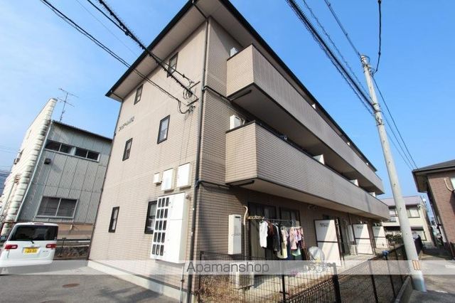 フォブール新居の外観写真