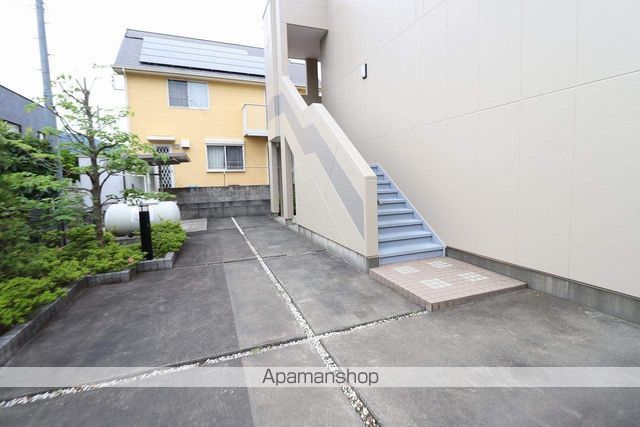 アドラブールFの玄関写真