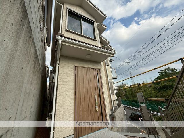 太秦緑が丘戸建の外観写真