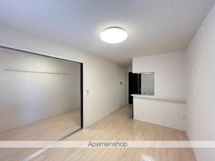 ラ・ポール[1LDK/36m2]のリビング・居間2