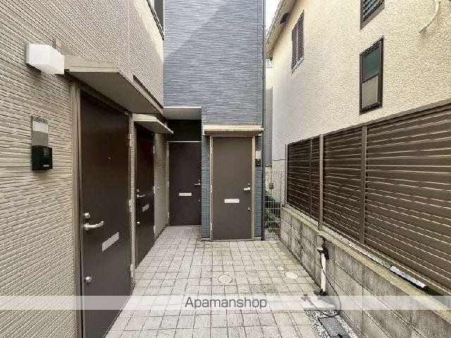 スーペリアージュ東大井の玄関写真