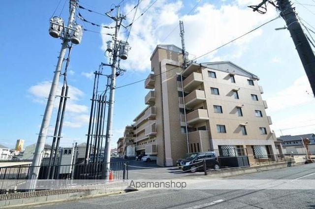 クレストールの外観写真