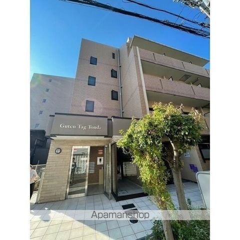 グーテンターク富田の玄関写真