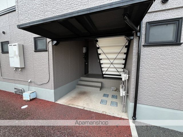 ジュセル稲木の玄関写真