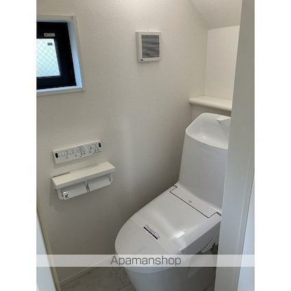 世田谷区喜多見５丁目戸建[2SLDK/82.6m2]のトイレ