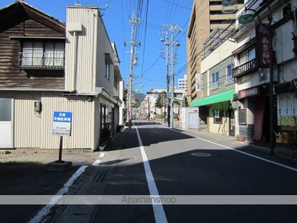 ファミーユ石堂[1DK/24m2]の周辺2