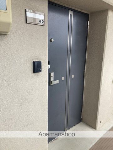 フェリシア柳都の玄関写真