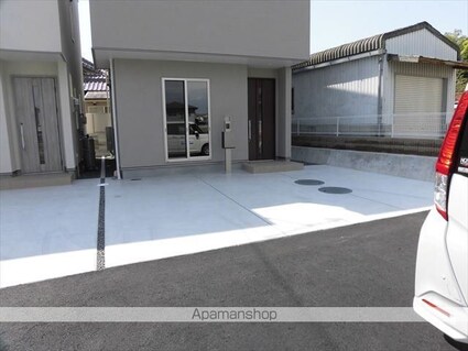 和歌山県和歌山市善明寺[3LDK/72.86m2]の駐車場5