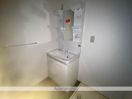 香川県高松市栗林町１丁目[1K/31.37m2]の洗面所
