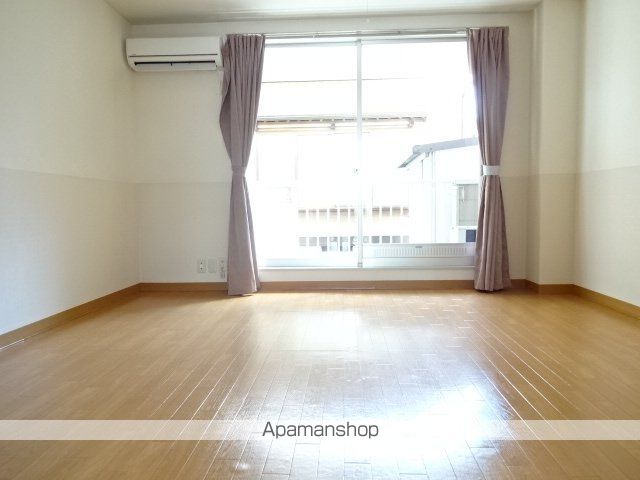 CREARの内装写真