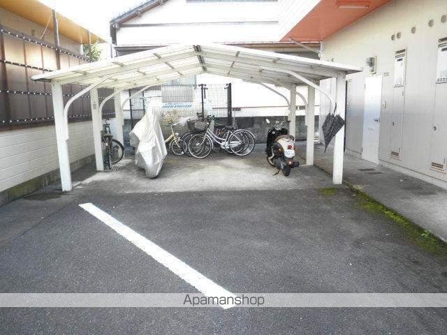 メイプルコート一万城 A・B・C棟の玄関写真