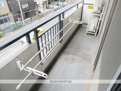 レジデンス荒川[4LDK/75.9m2]のバルコニー