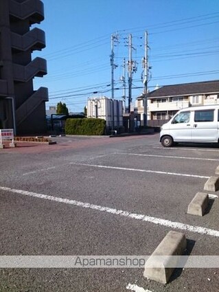 マルベル宇多津[1K/27.77m2]の駐車場2