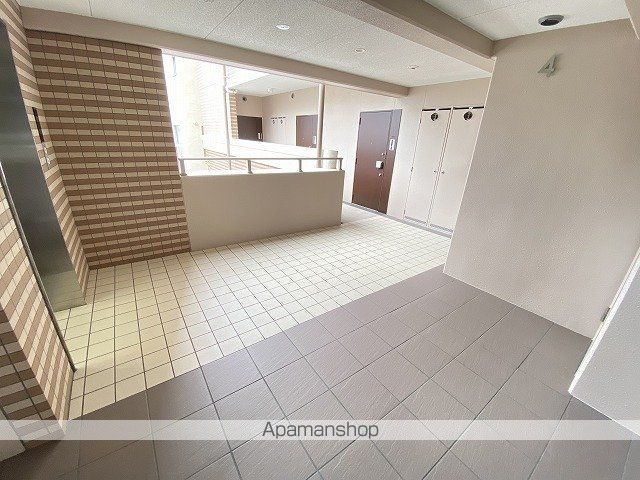 セイワパレス玉造駅上の玄関写真