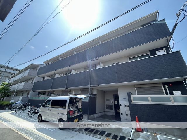 クレセント江坂の外観写真