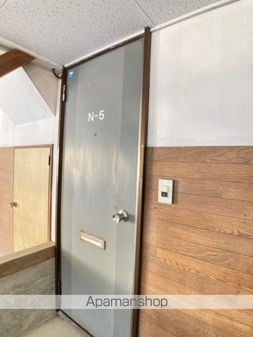 コーポNEW新山の玄関写真