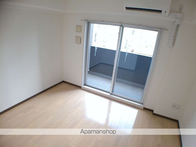 RESIUR−HUMEDAKITAの内装写真