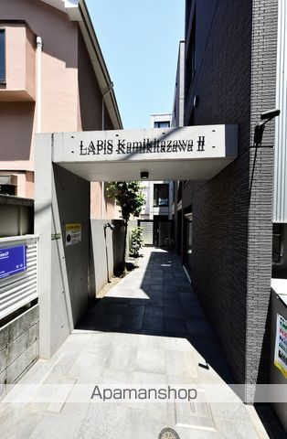 LAPIS上北沢IIの玄関写真