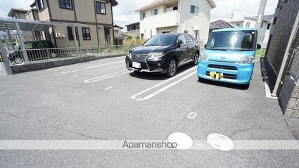 キャンベルＢ[2LDK/49.85m2]の駐車場1