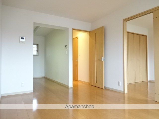 アスティオンIの内装写真