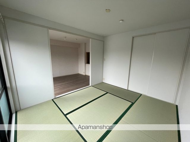 新栄プロパティー恩智IIIの内装写真