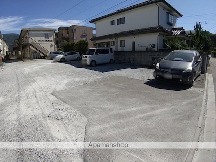 ニュー穂高荘[2K/43m2]の駐車場
