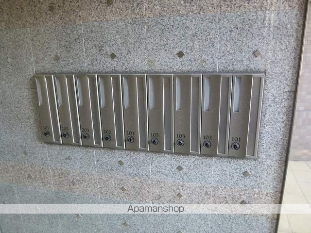 カーサフェリース天保山の玄関写真