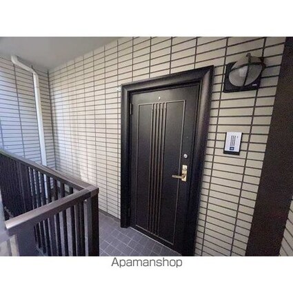 東京都港区元麻布３丁目[1LDK/47.2m2]の玄関