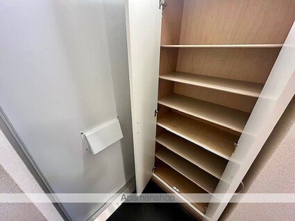 レオパレス隼Ⅲ[1K/20.81m2]の玄関