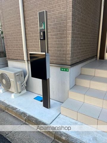船橋市 2階建 築4年の玄関写真
