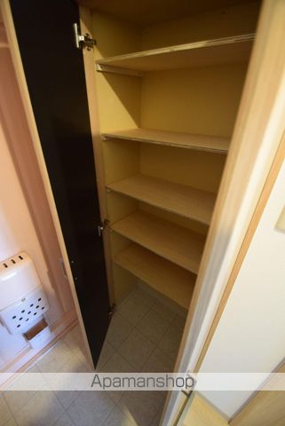 セクション103の内装写真