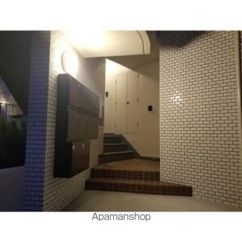 パールハイツ大森金城学院前の玄関写真