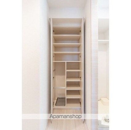 コンフォリア・リヴ北新宿[1DK/25.1m2]の内装