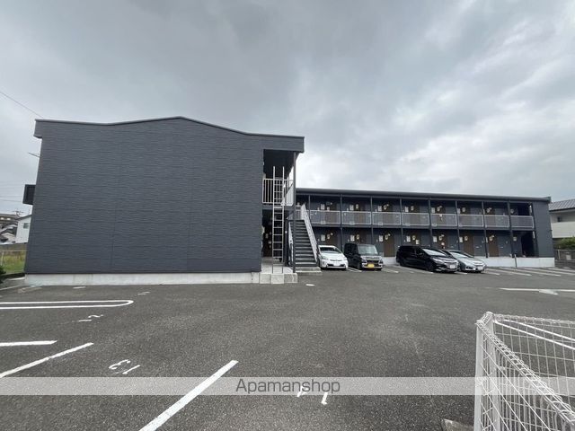 レオパレスフィールド中根の外観写真