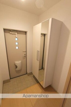 レイジェス　Ｃ[1LDK/44.19m2]の玄関