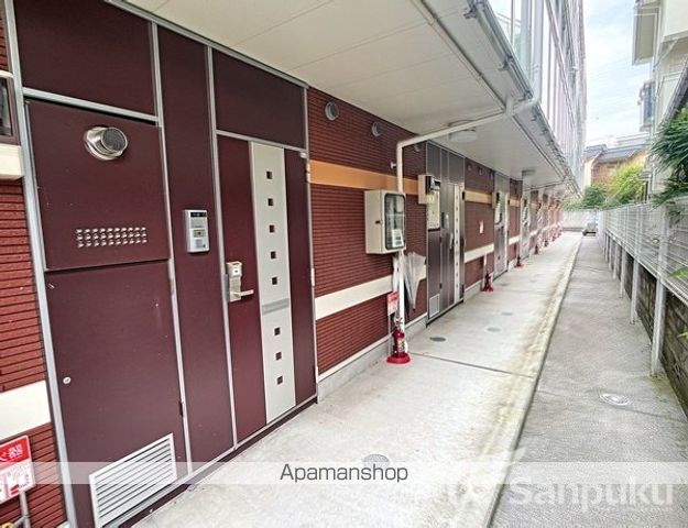 レオネクストル コフレの玄関写真