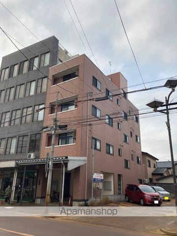 住営社駅東マンションの外観写真