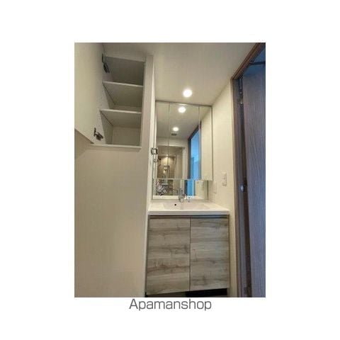 コンフォリア・リヴ本町WEST Qの内装写真