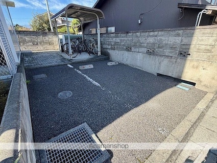 レオパレスＦｌｏｒＴａｉｌ[1K/20.28m2]の駐車場