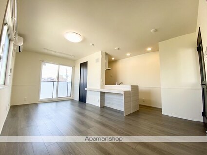 アン・ジュール中郷[2LDK/62.1m2]のリビング・居間