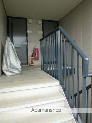 ドミール東原の玄関写真