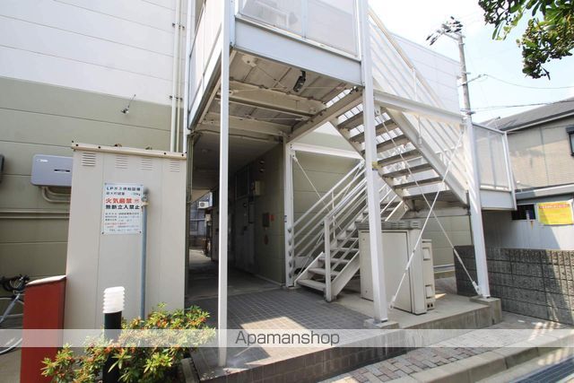 レオパレスアムール豊中南の玄関写真
