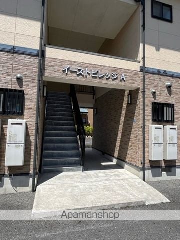 イーストビレッジA棟の玄関写真